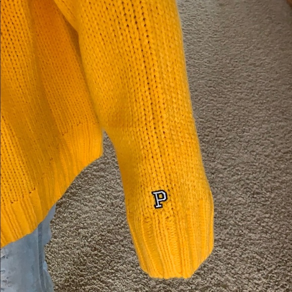 NWT PINK Oversized Boyfriend Sweater Size M - Picture 2 of 3